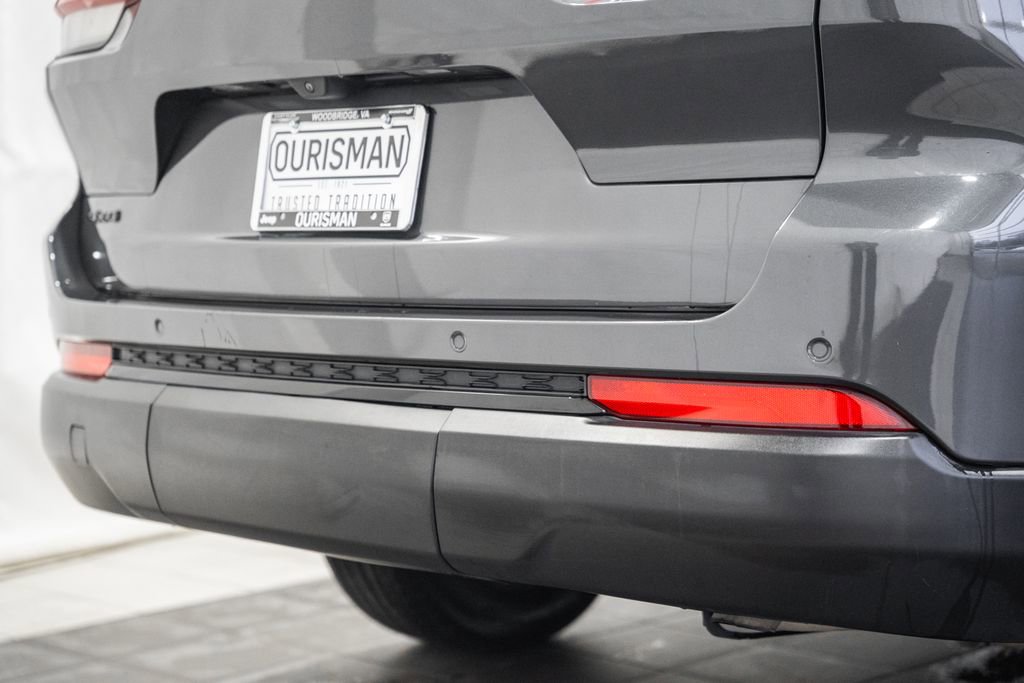 Used 2024 Jeep Grand Cherokee L Laredo image 10