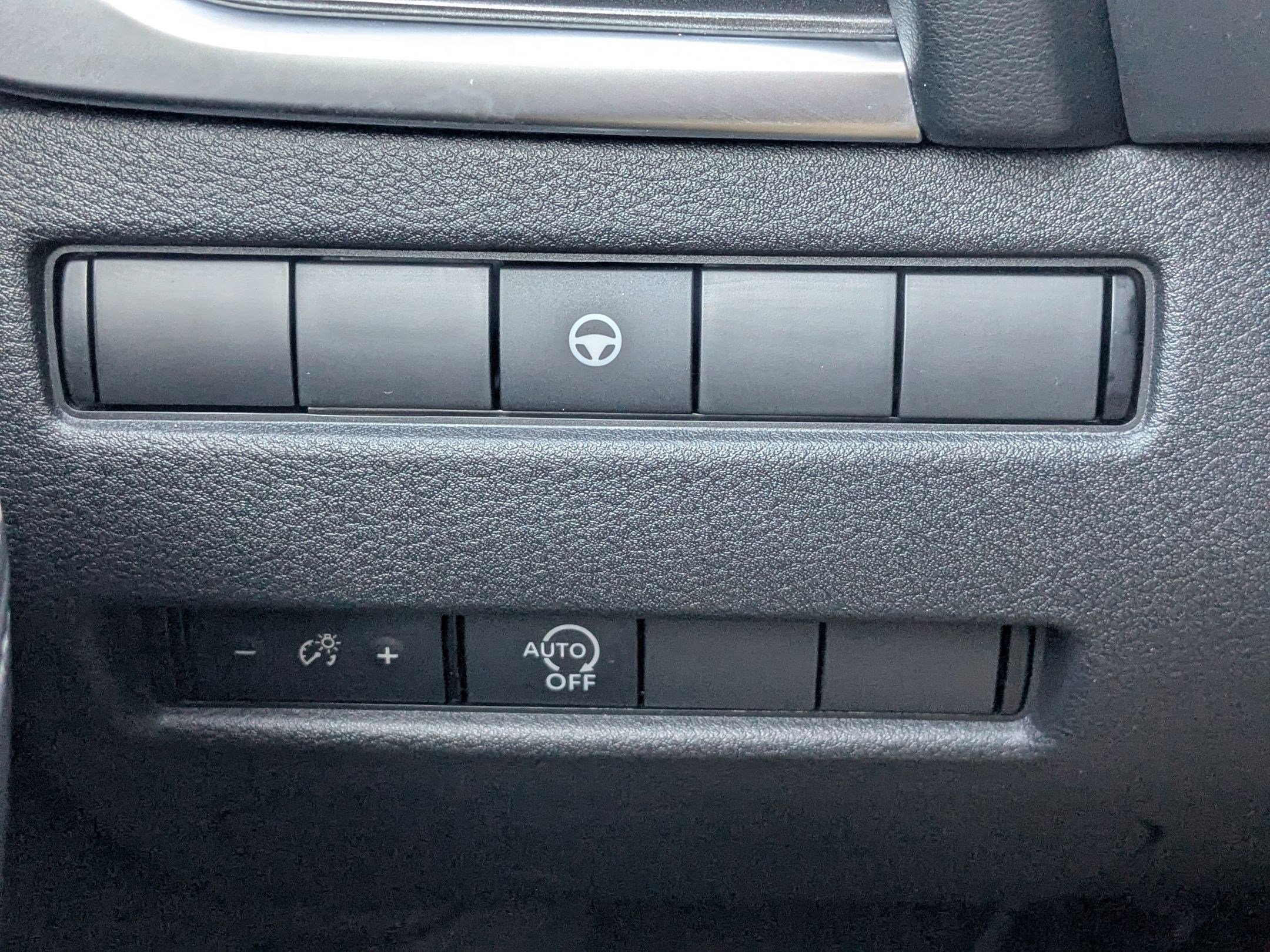 Used 2023 Nissan Rogue SV image 21