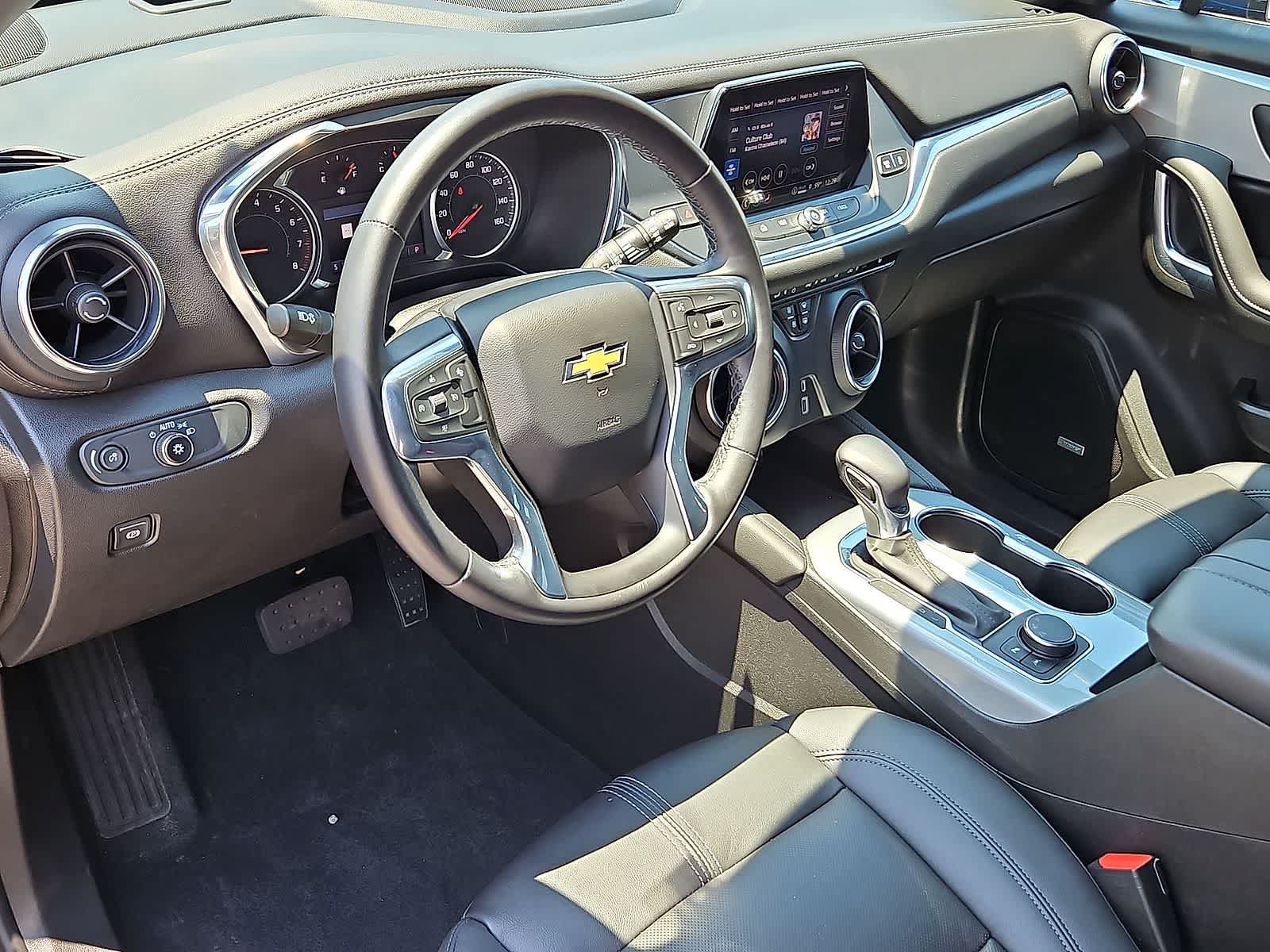 Used 2022 Chevrolet Blazer LT w/ Sound & Technology Package FWD image 16
