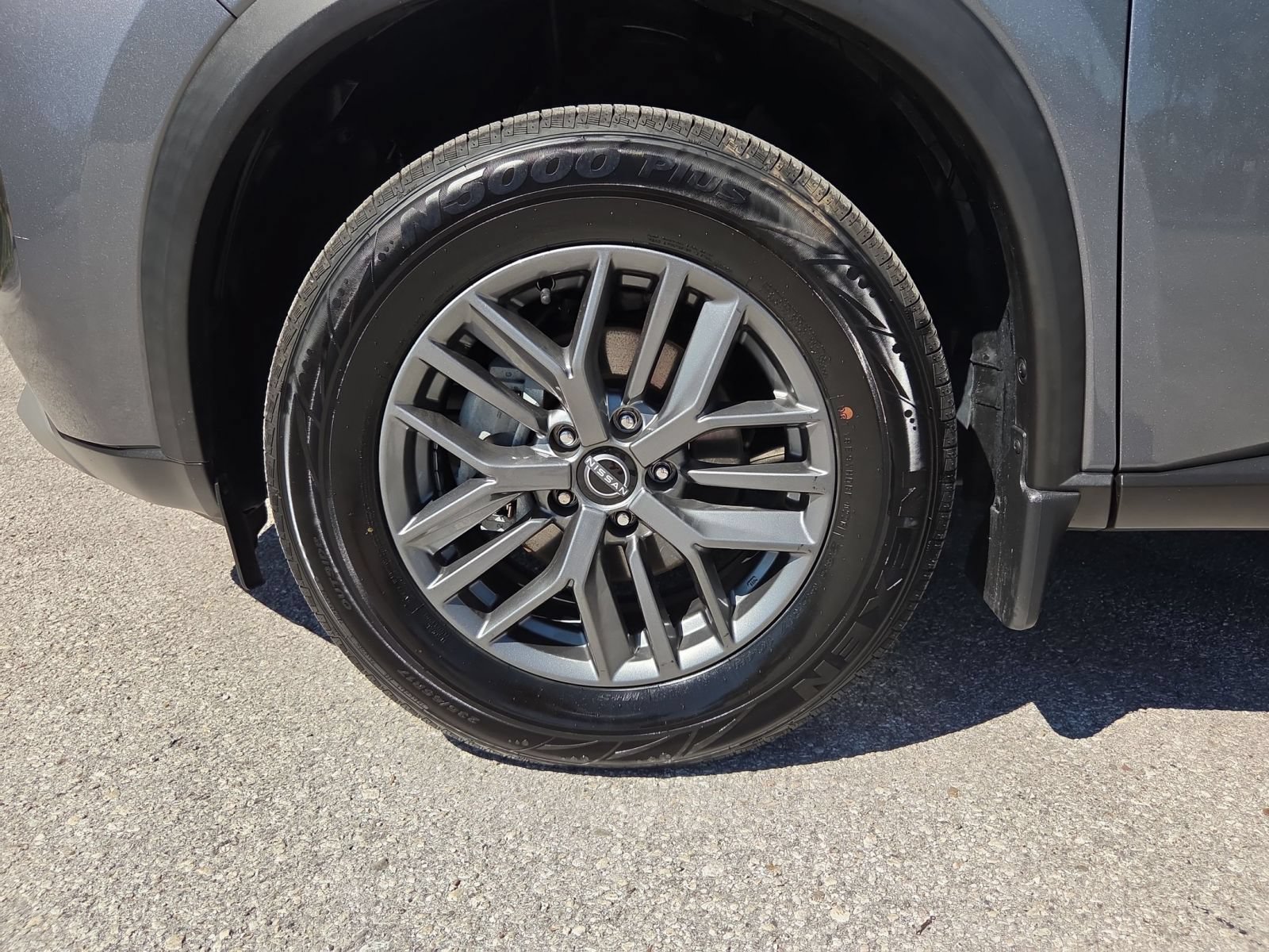 Used 2023 Nissan Rogue S FWD image 30