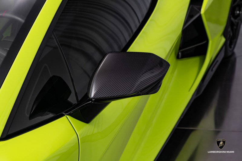 Used 2024 Lamborghini Revuelto image 13