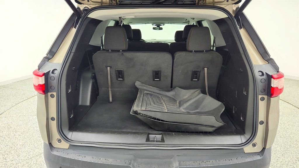 Used 2020 Chevrolet Traverse LT image 22