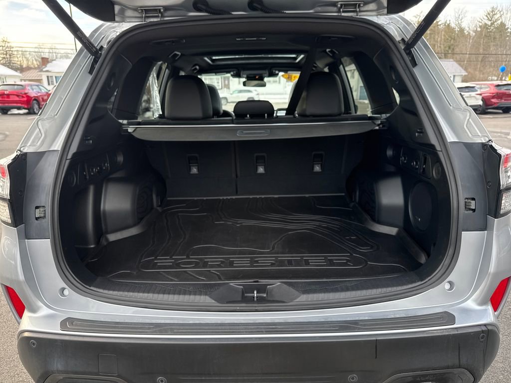 Used 2025 Subaru Forester Limited image 15