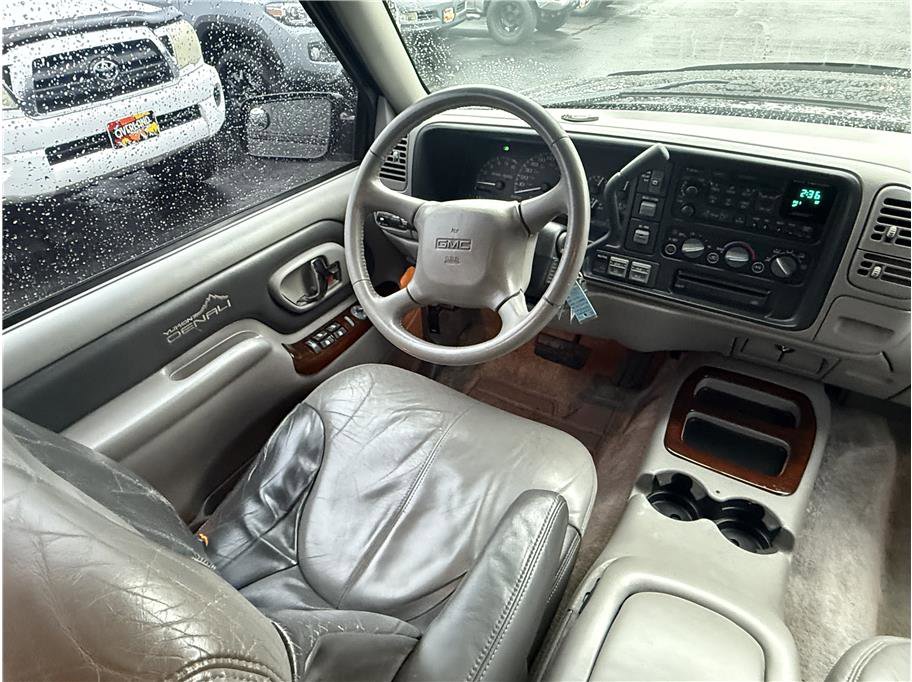 Used 1999 GMC Yukon Denali image 27