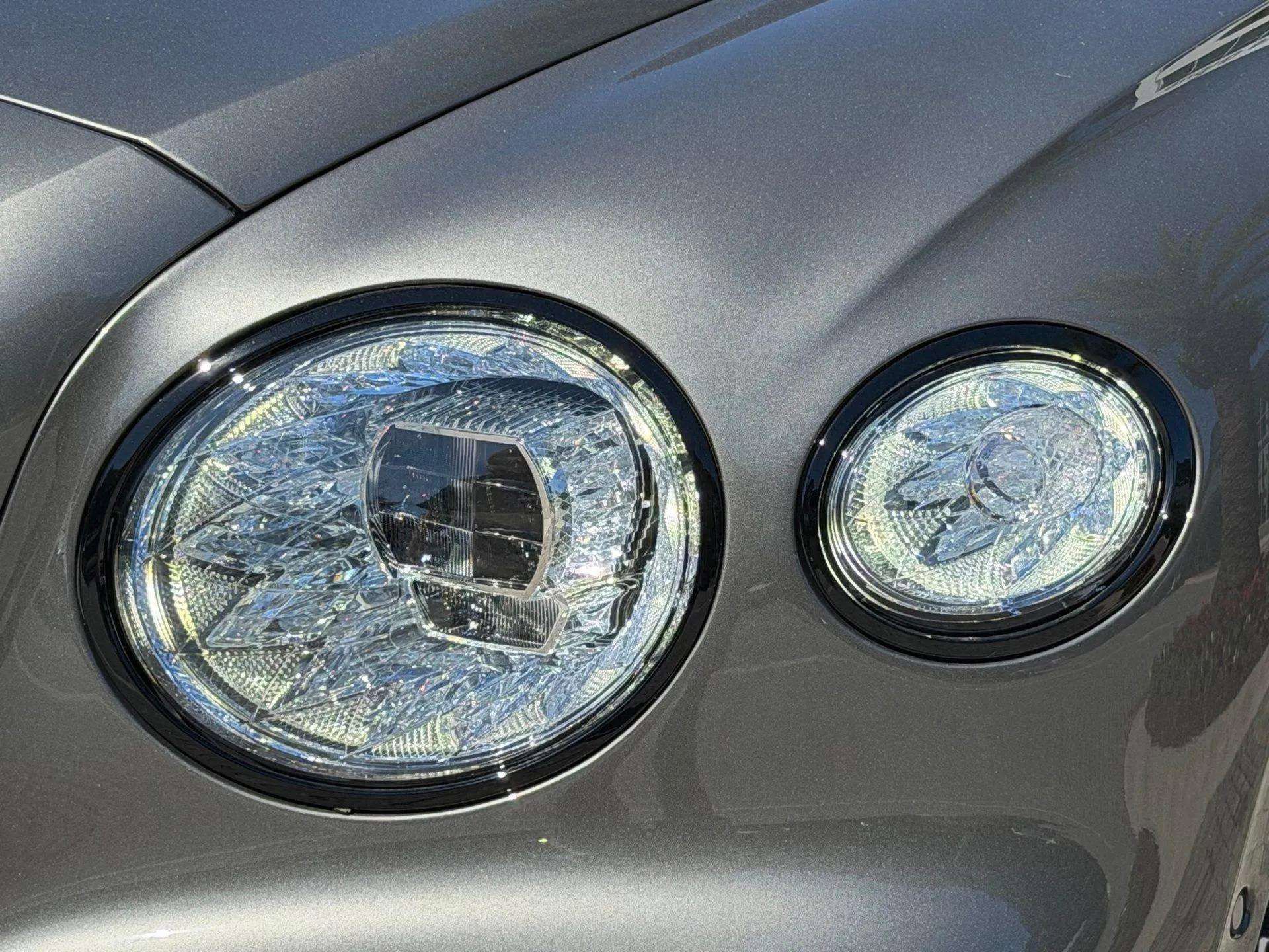New 2026 Bentley Flying Spur Plug-In Hybrid AWD/4WD image 50