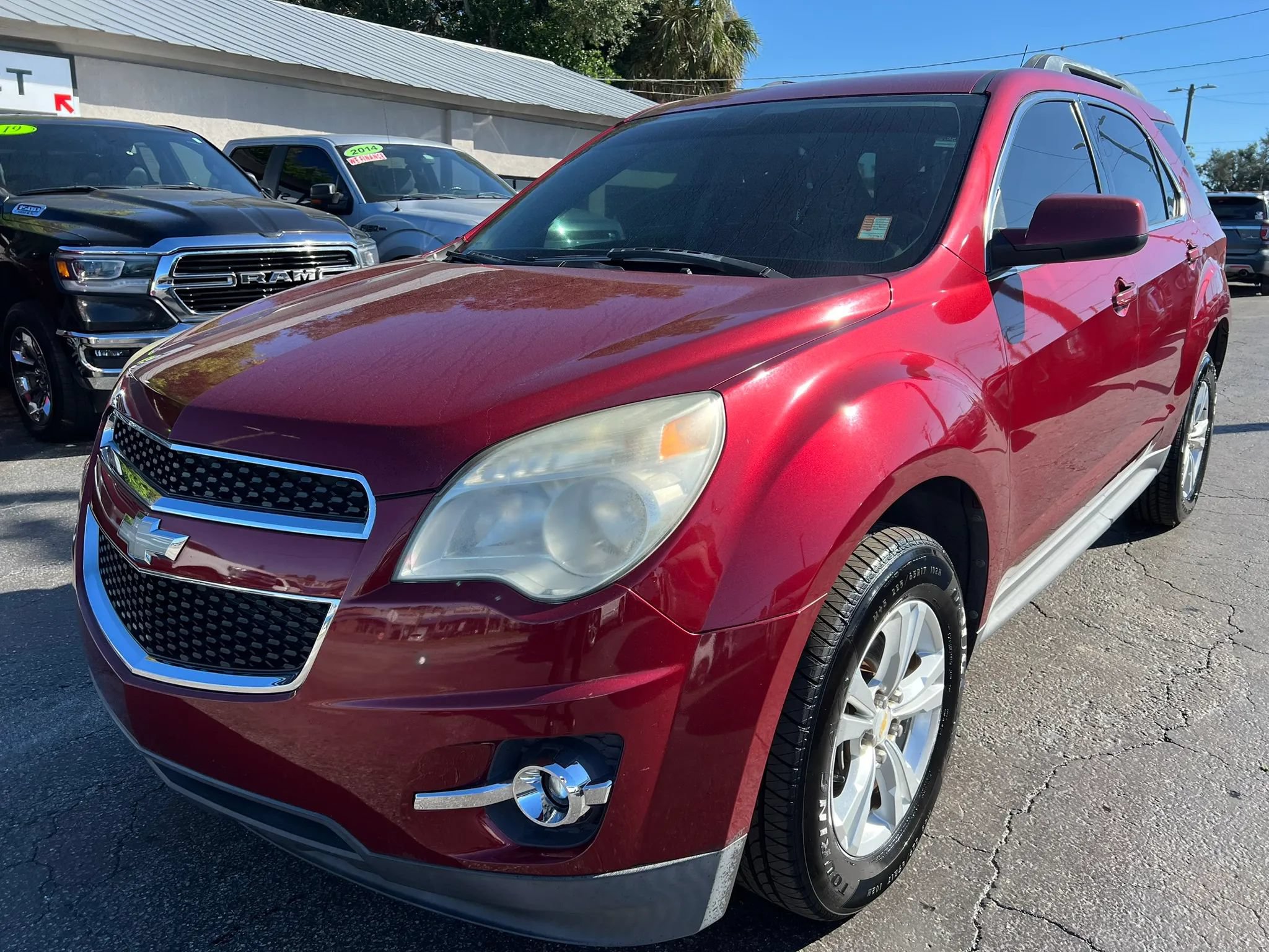 Used 2011 Chevrolet Equinox LT FWD image 2
