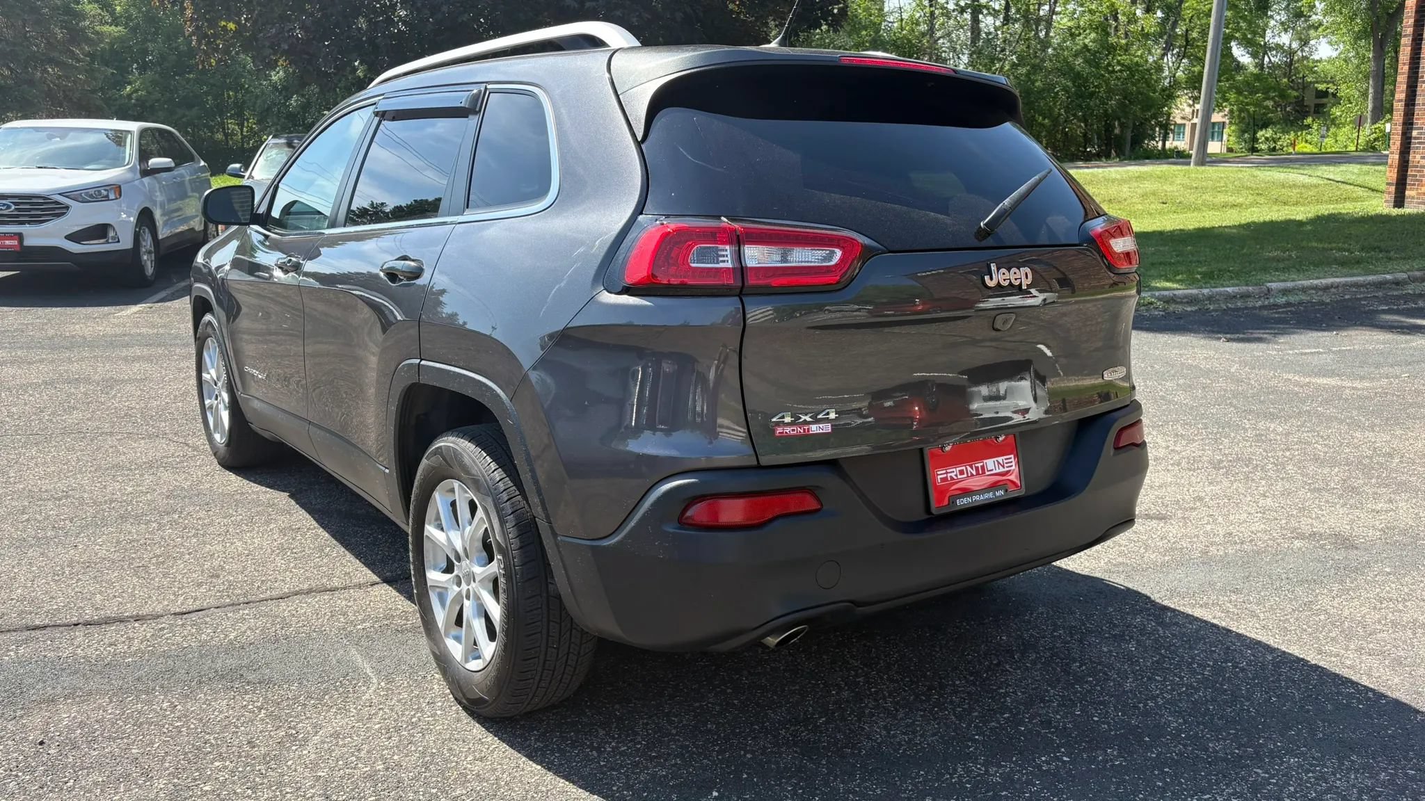 Used 2017 Jeep Cherokee Latitude w/ Cold Weather Group AWD/4WD image 7