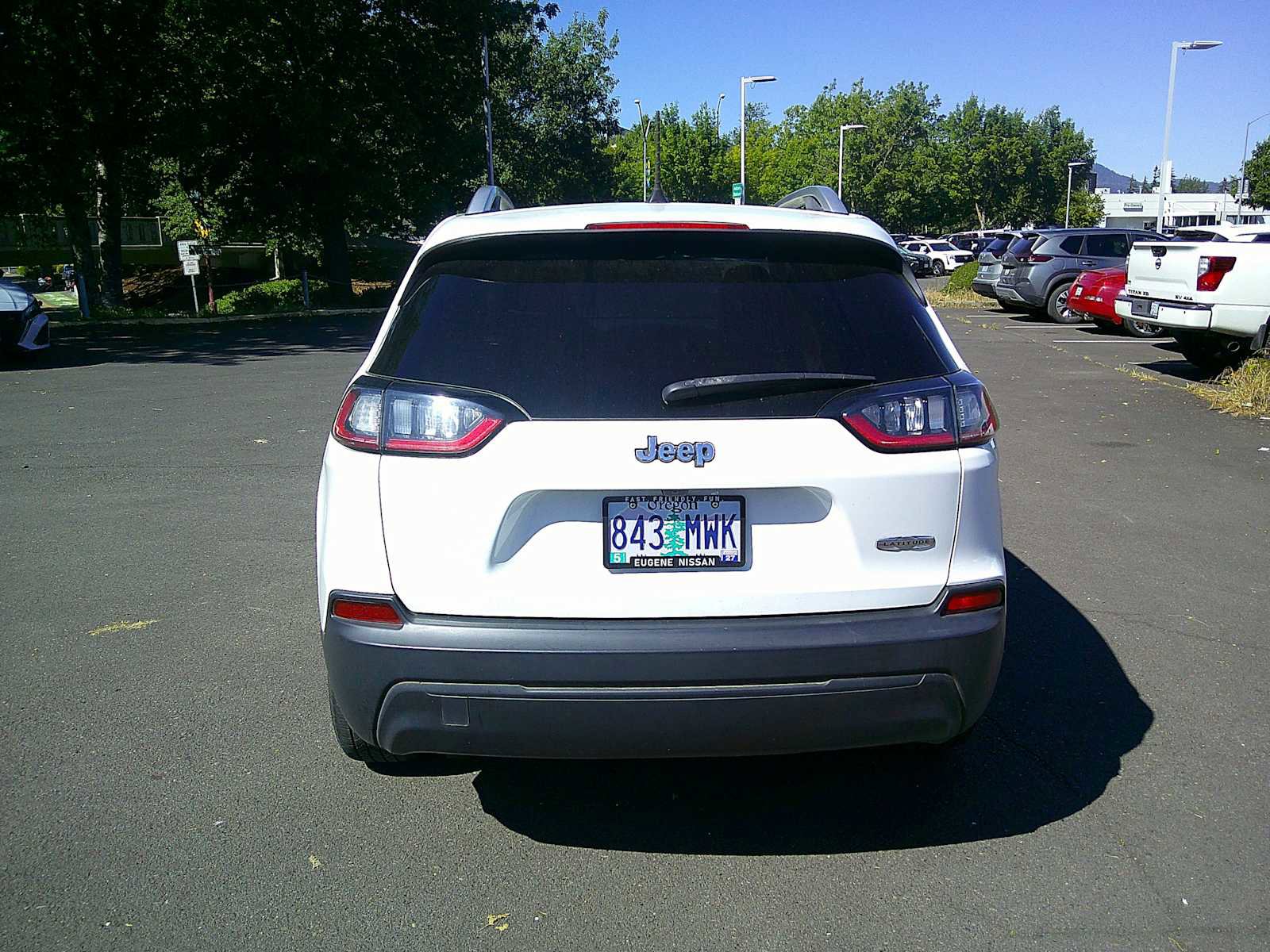 Used 2019 Jeep Cherokee Latitude w/ Popular Appearance Group FWD image 4