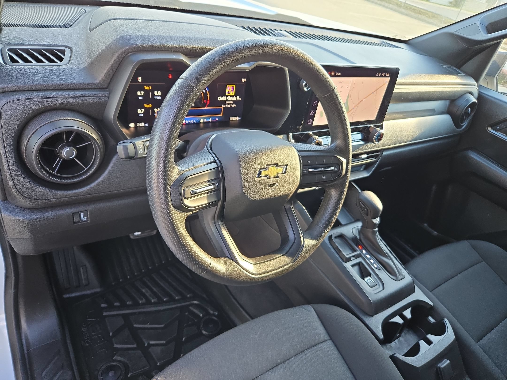 Certified 2024 Chevrolet Colorado W/T RWD image 10