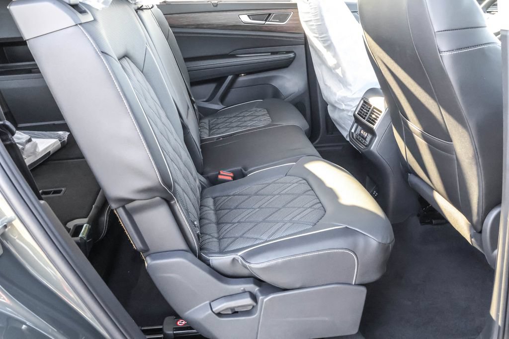 Used 2026 Volkswagen Atlas SEL Premium R-Line AWD/4WD image 32