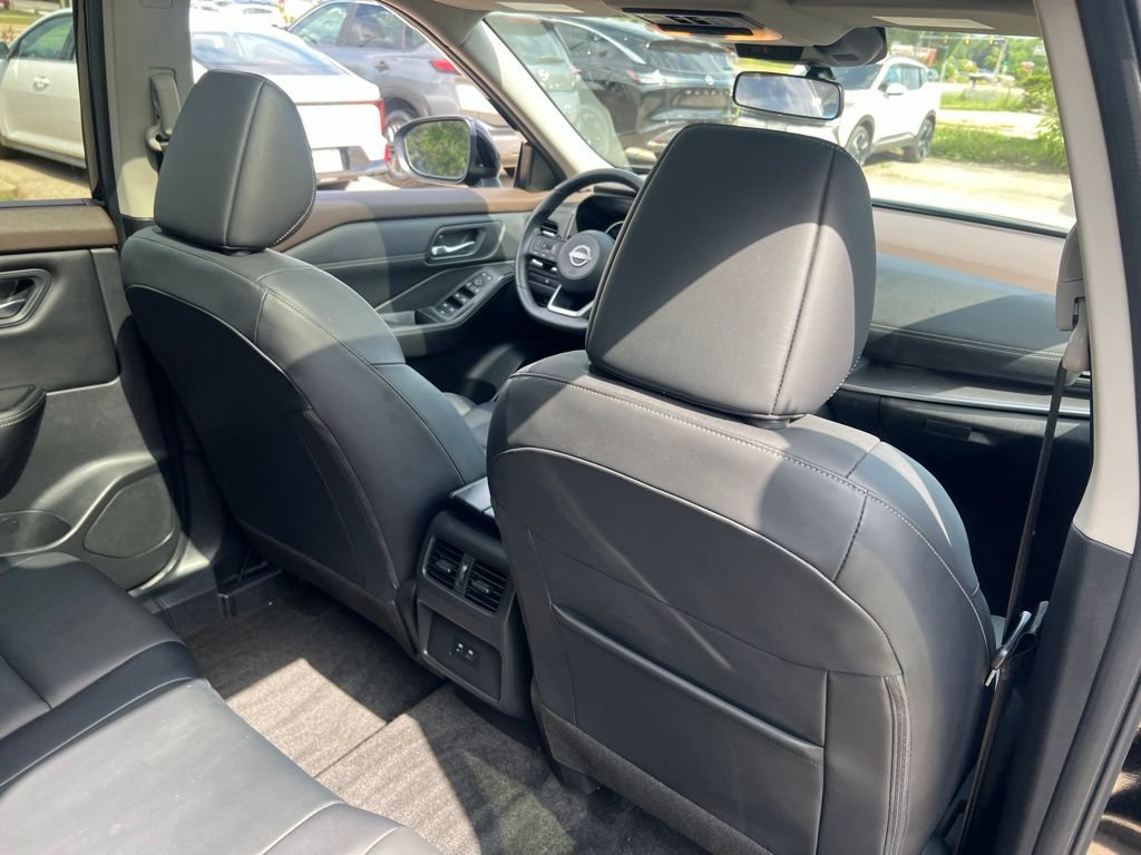 Certified 2023 Nissan Rogue SV w/ SV Premium B Package AWD/4WD image 17