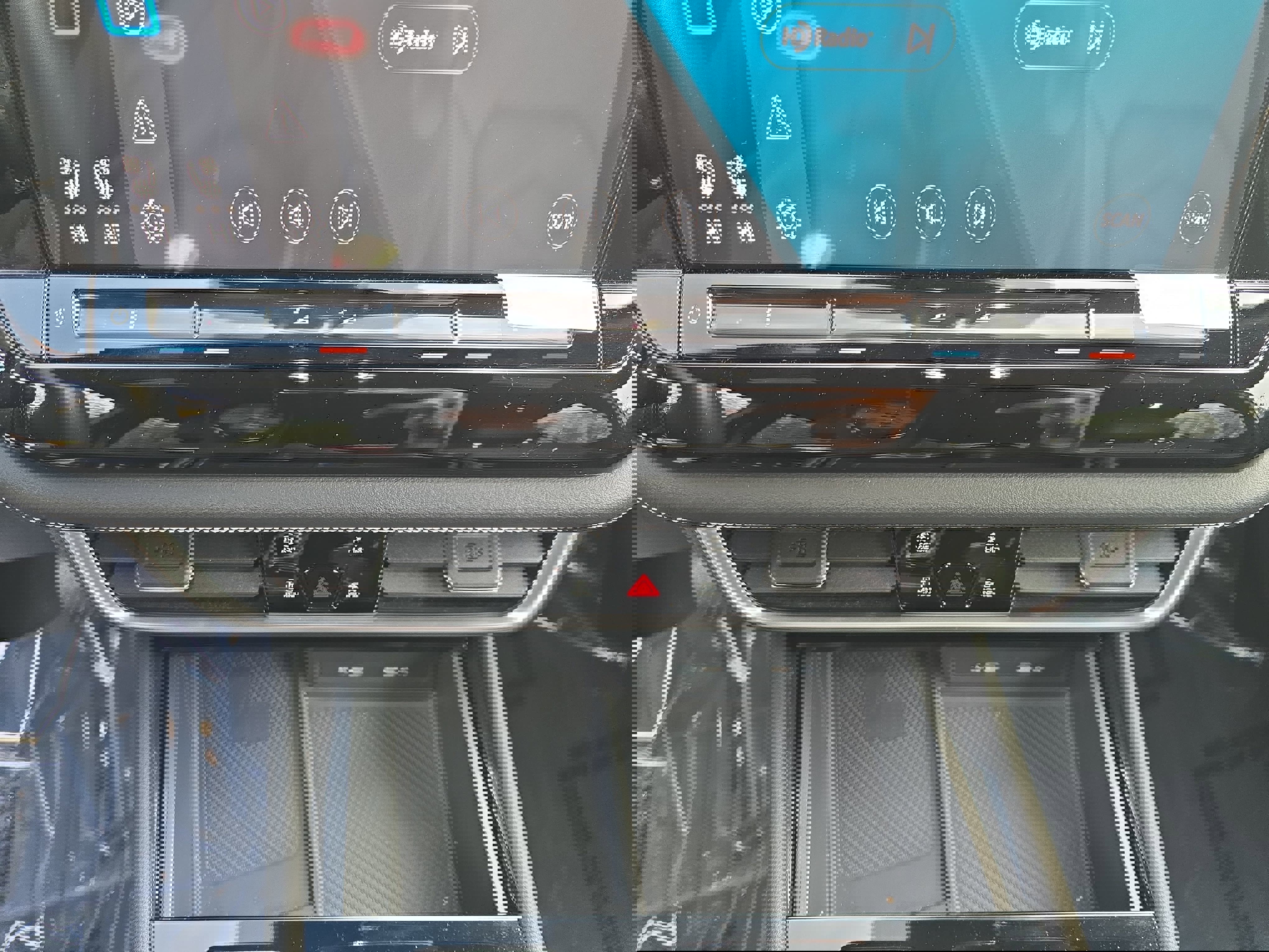 Used 2024 Volkswagen Atlas Cross Sport SE w/ Panoramic Sunroof Package image 22