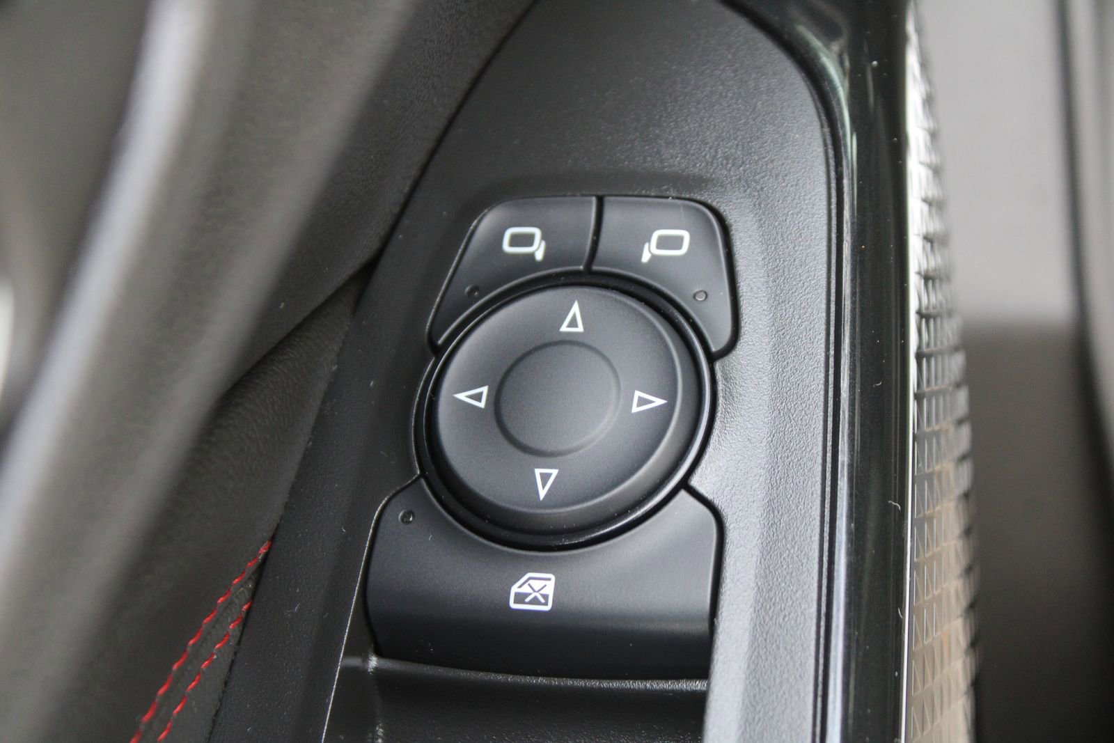 Used 2024 Chevrolet Trax RS image 20