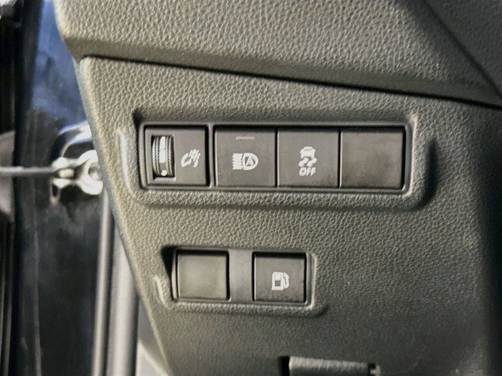 Used 2024 Toyota Corolla Cross AWD Hybrid image 12