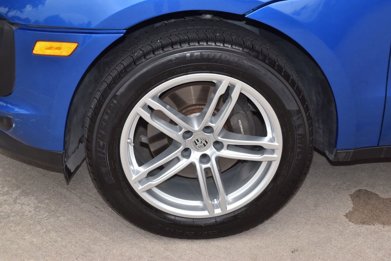 Used 2020 Porsche Macan AWD/4WD image 36