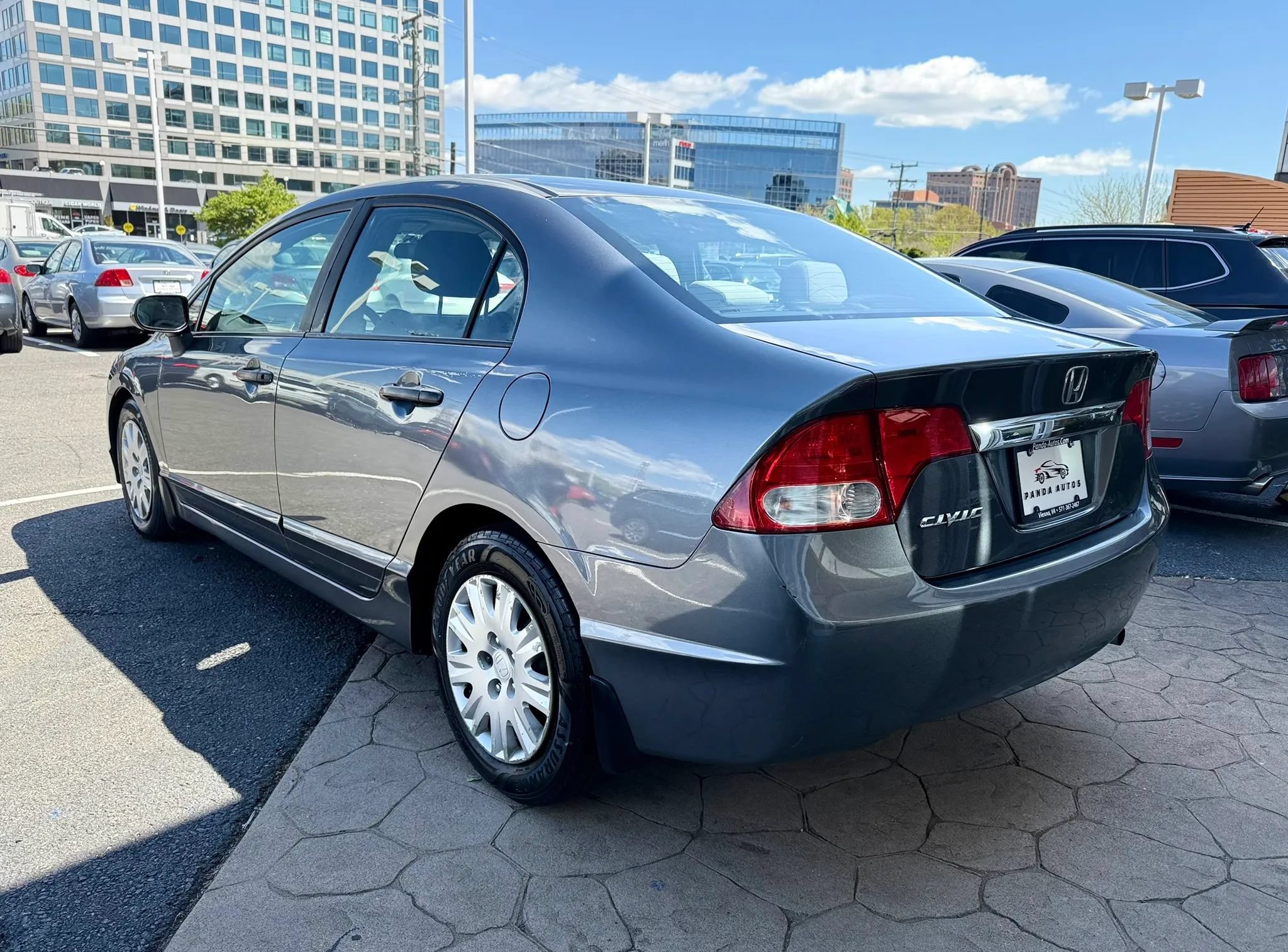 Used 2010 Honda Civic DX-VP image 5