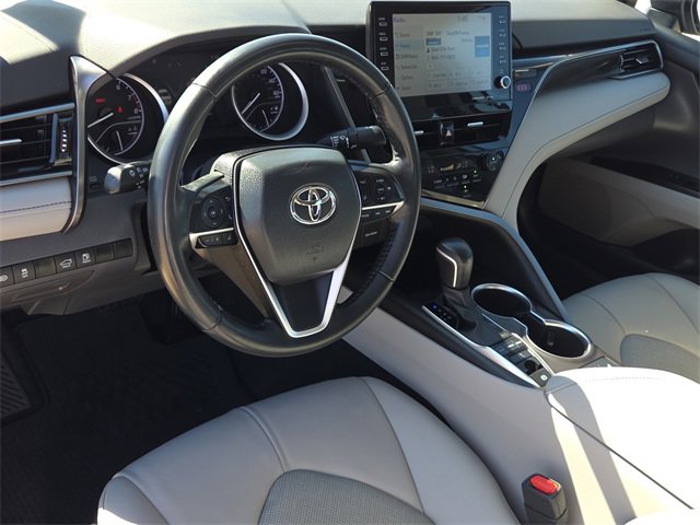 Used 2022 Toyota Camry XLE image 16