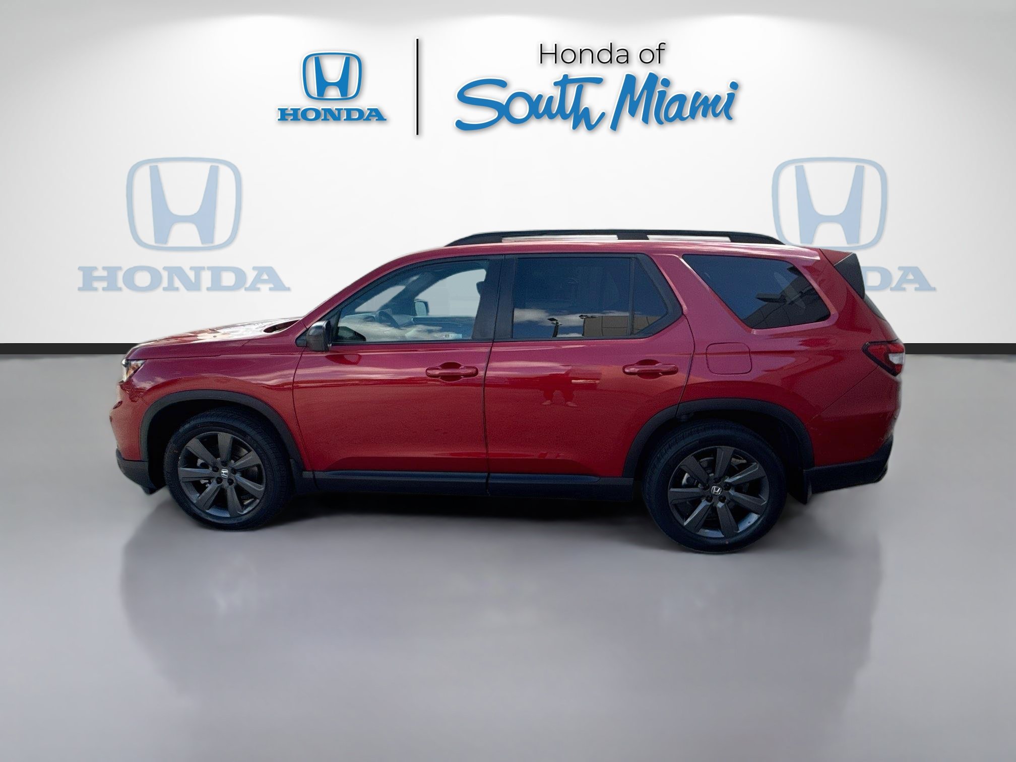 Certified 2024 Honda Pilot Sport image 4