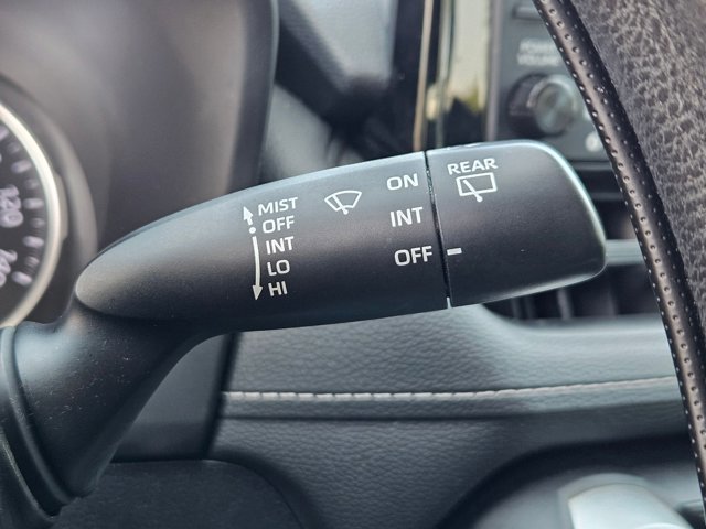 Used 2021 Toyota RAV4 LE FWD image 17