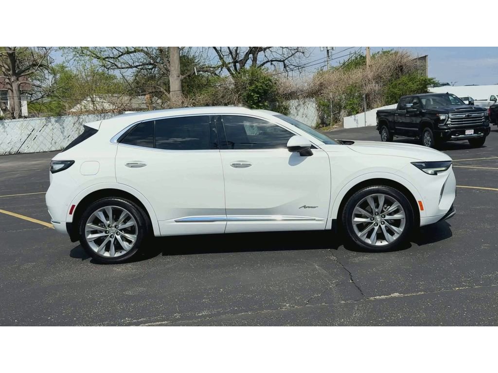 Used 2022 Buick Envision Avenir w/ Technology Package II image 9