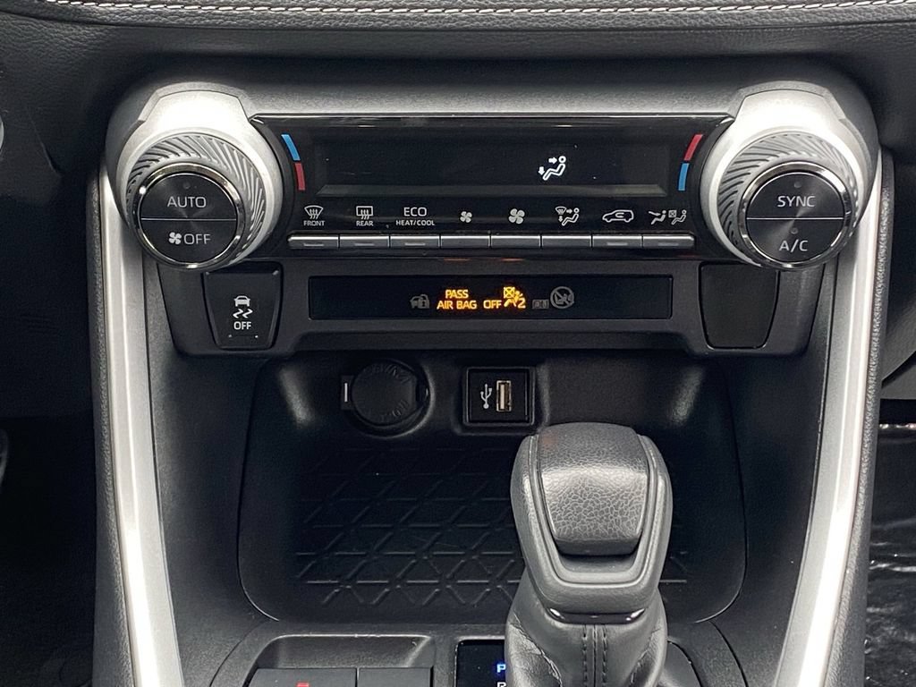Certified 2025 Toyota RAV4 XLE AWD/4WD image 31
