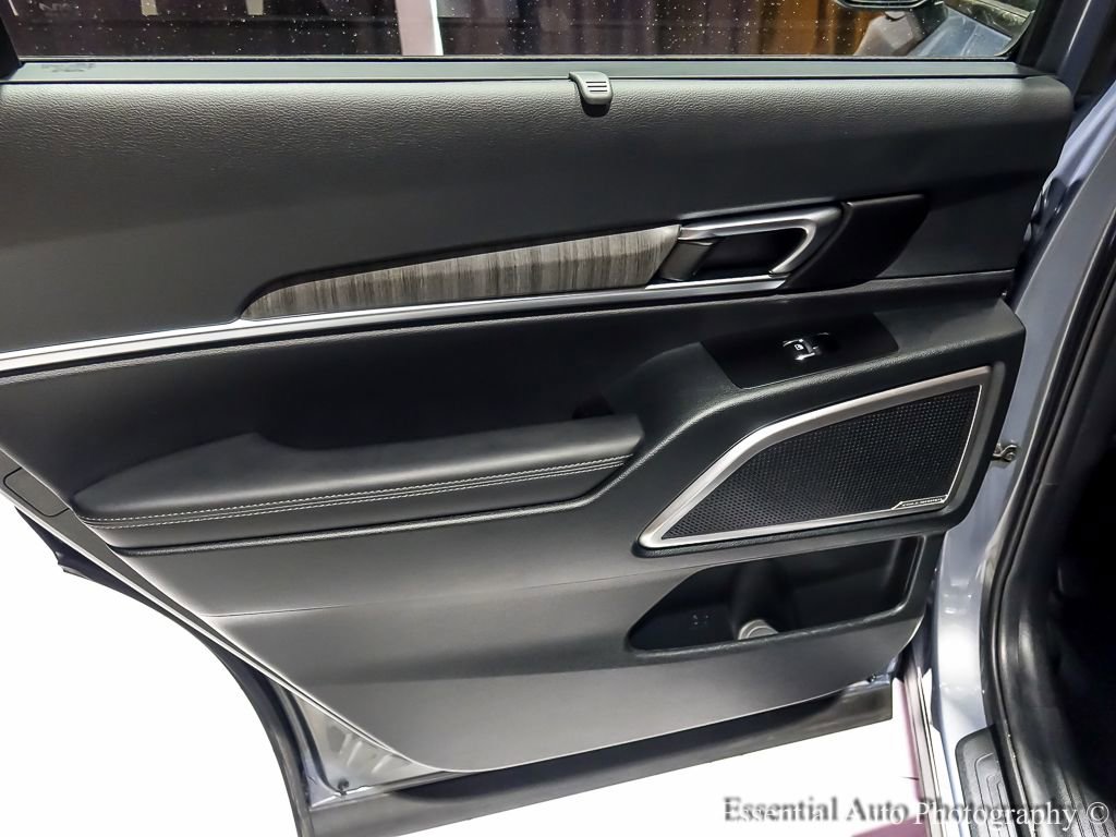 Used 2025 Kia Telluride EX w/ EX Captain's Chair Package AWD/4WD image 28