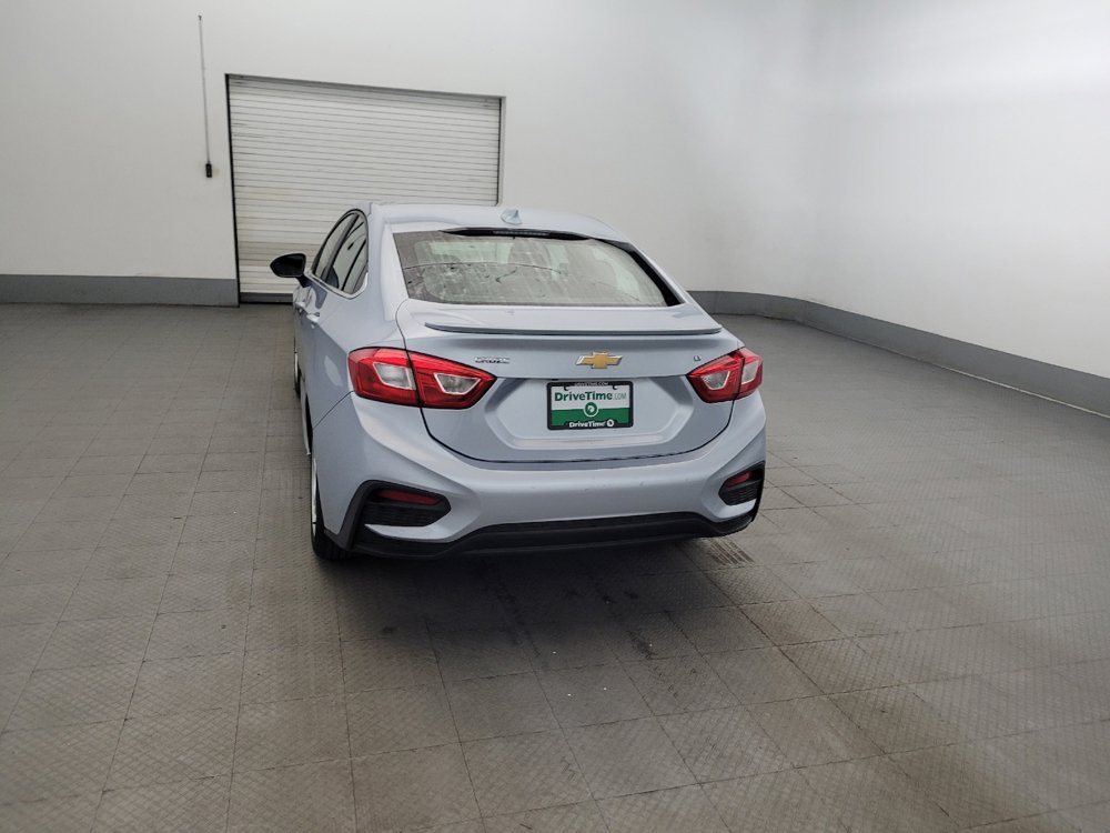 Used 2017 Chevrolet Cruze LT w/ Convenience Package FWD image 6
