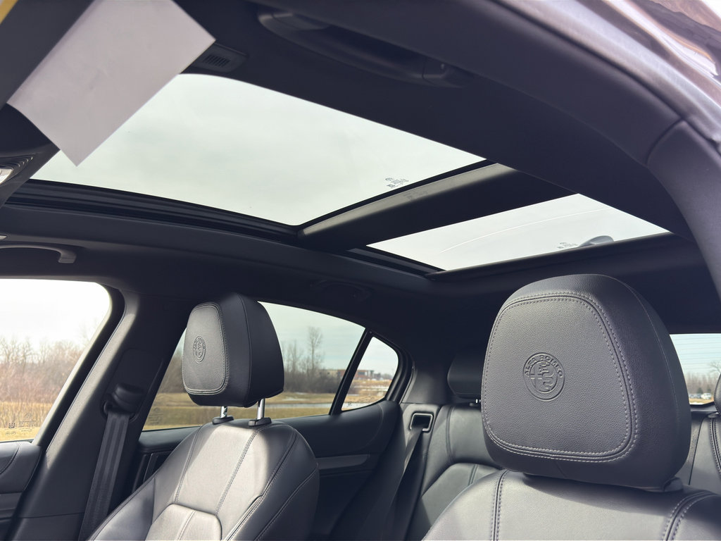 Used 2024 Alfa Romeo Stelvio Ti image 19