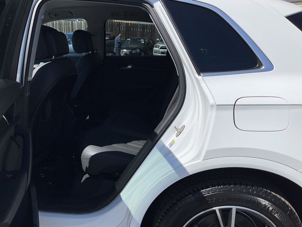 Used 2020 Audi Q5 e Premium w/ Convenience Package AWD/4WD image 8