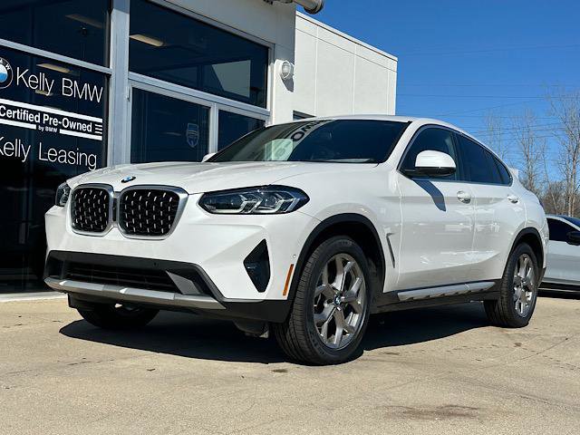 Certified 2025 BMW X4 xDrive30i AWD/4WD image 3