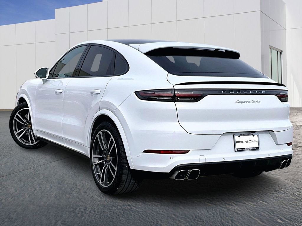Used 2023 Porsche Cayenne Turbo image 3