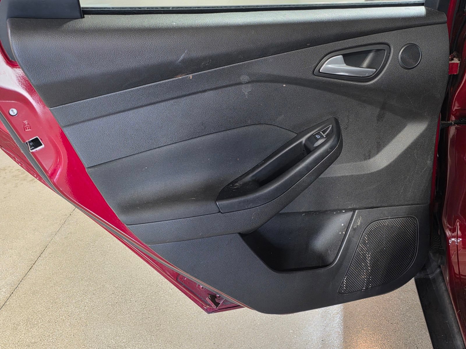 Used 2015 Ford Focus Titanium FWD image 10