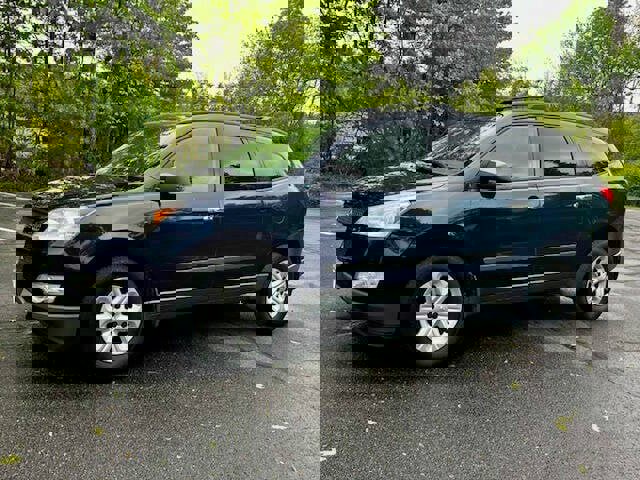 Used 2011 Chevrolet Traverse LS image 7