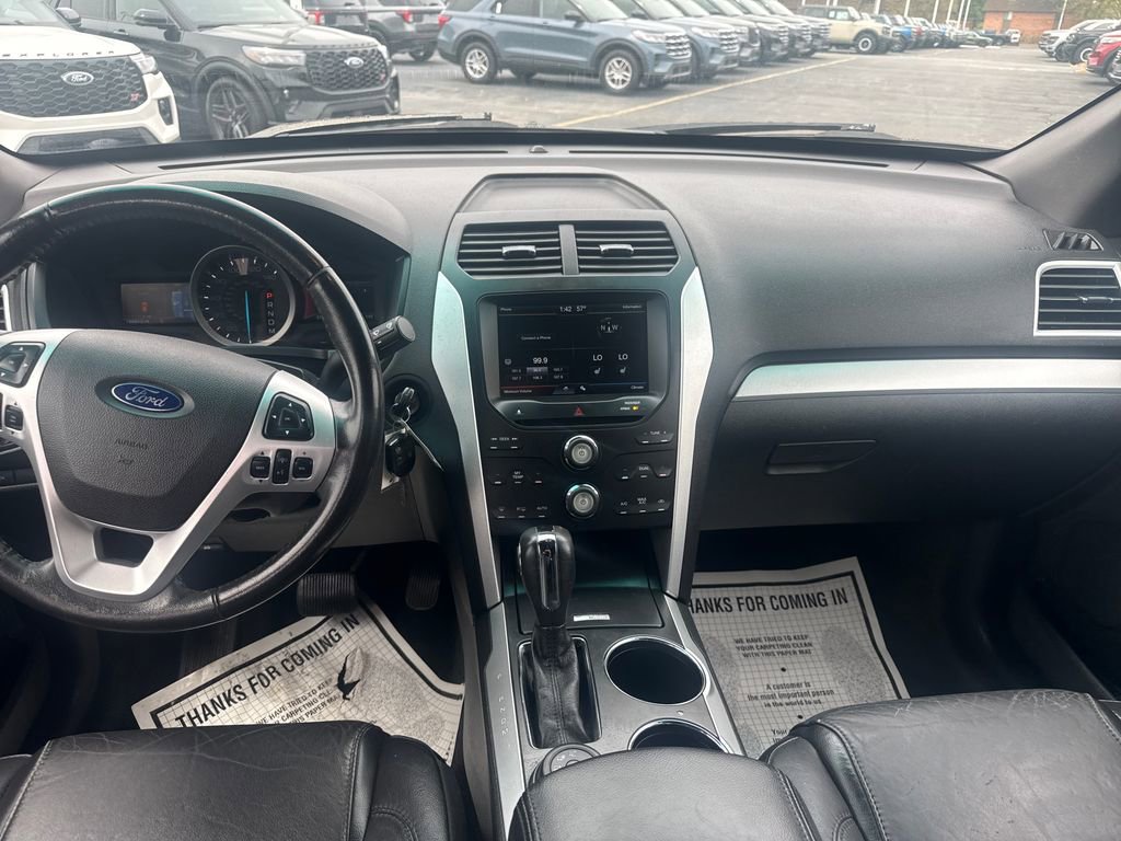 Used 2012 Ford Explorer XLT AWD/4WD image 17