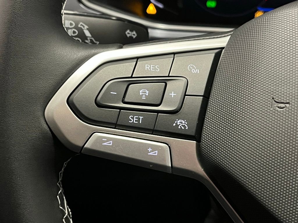 New 2025 Volkswagen Taos SEL image 25