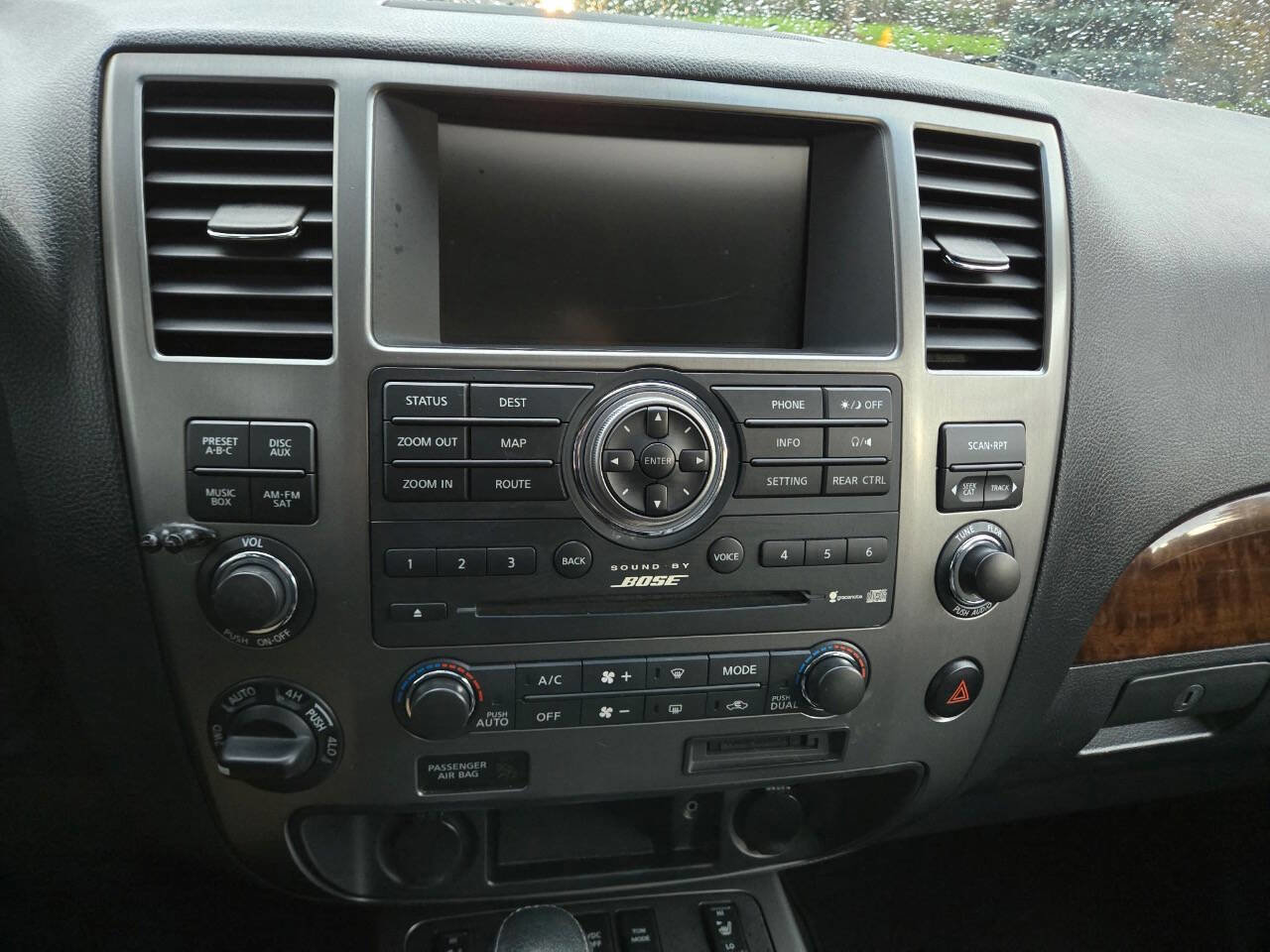Used 2010 Nissan Armada Platinum image 29