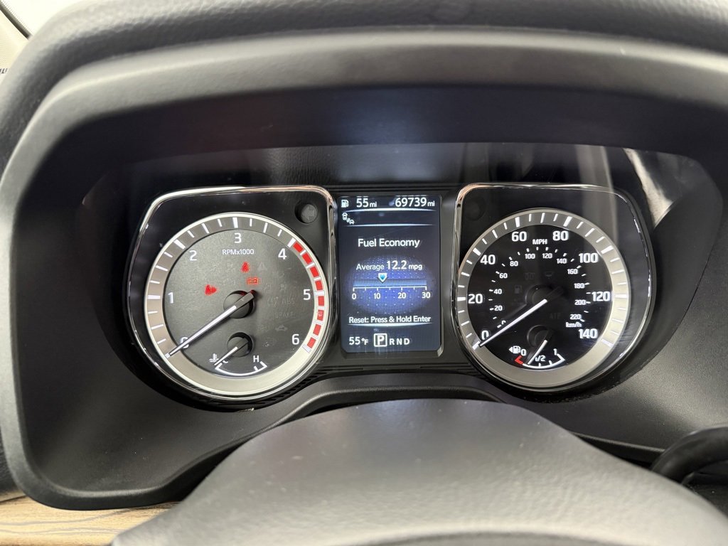 Used 2017 Nissan Titan SL image 4