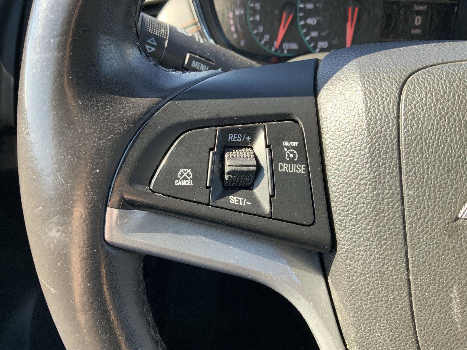 Used 2018 Chevrolet Trax LT w/ LT Convenience Package FWD image 26