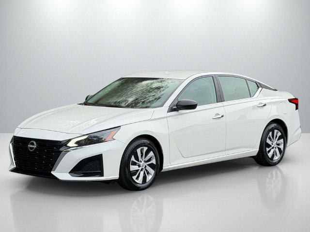 Used 2025 Nissan Altima 2.5 S FWD image 3