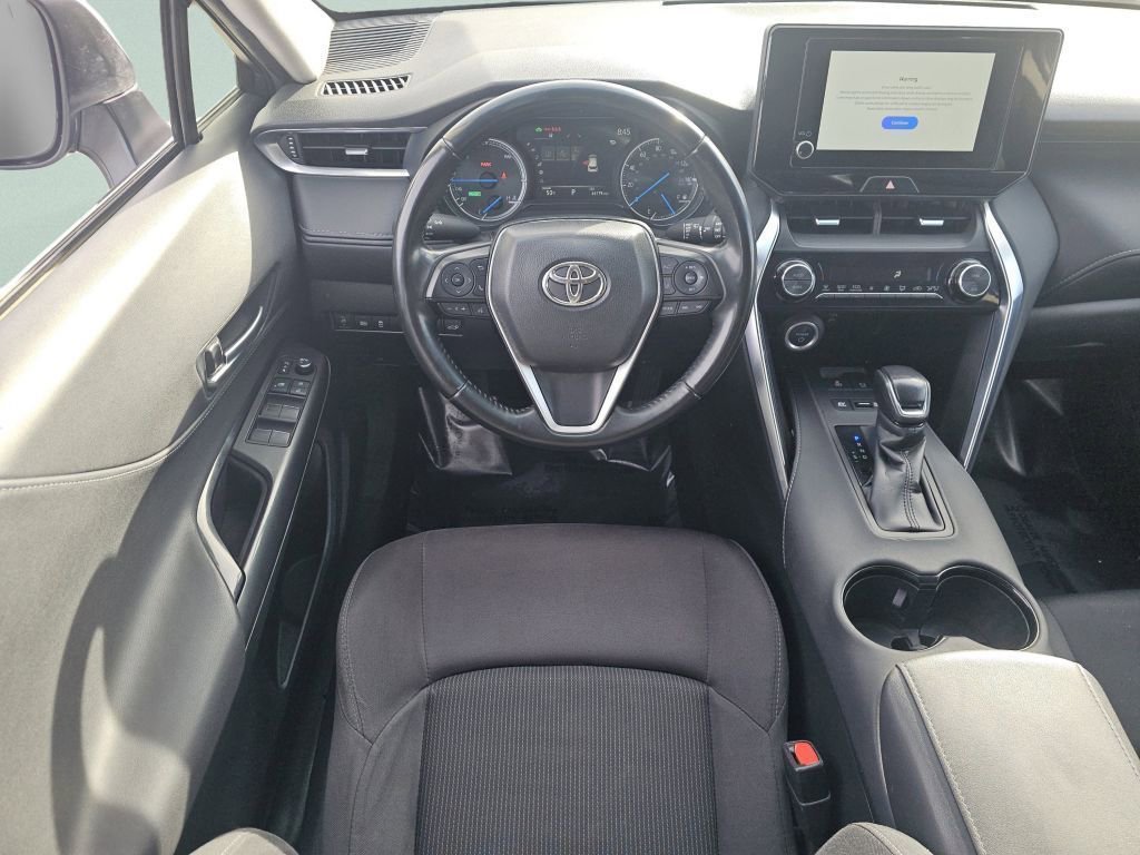 Used 2024 Toyota Venza LE image 4