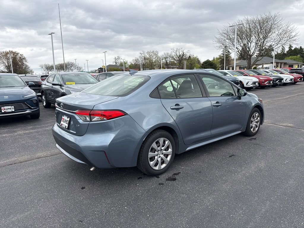 Used 2020 Toyota Corolla LE FWD image 3