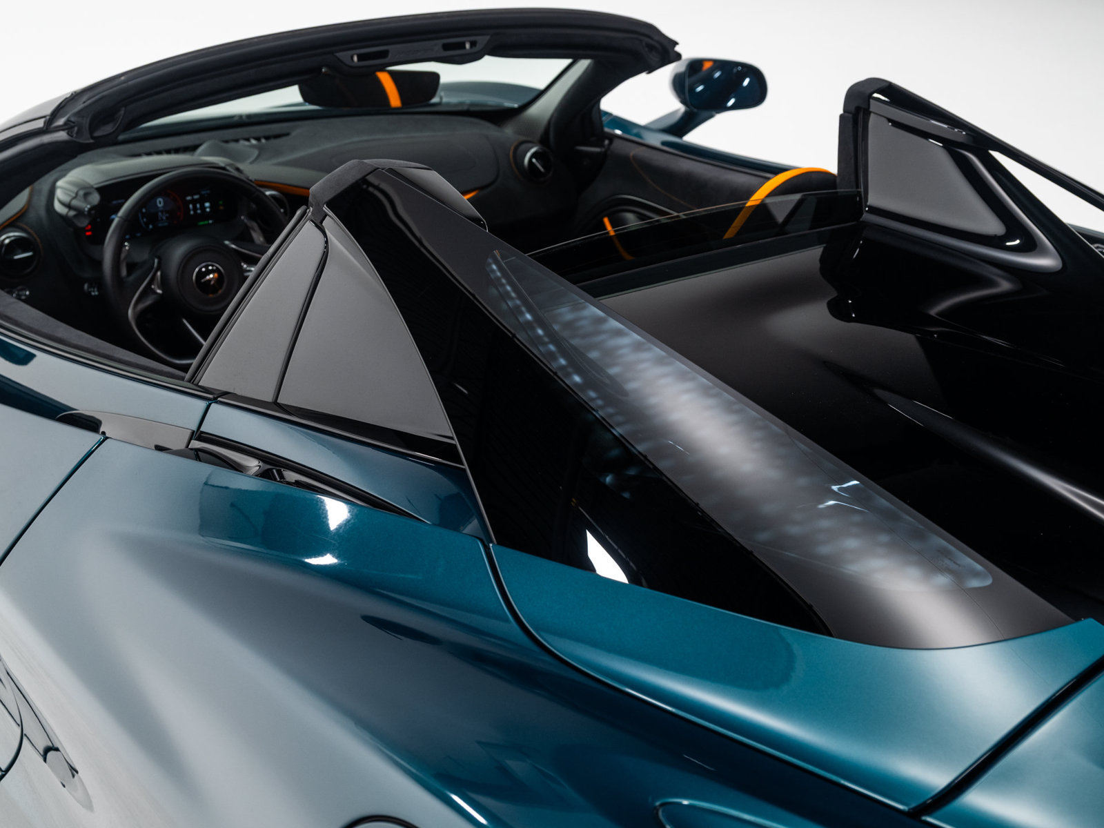 Used 2024 McLaren 750S Spider RWD image 22