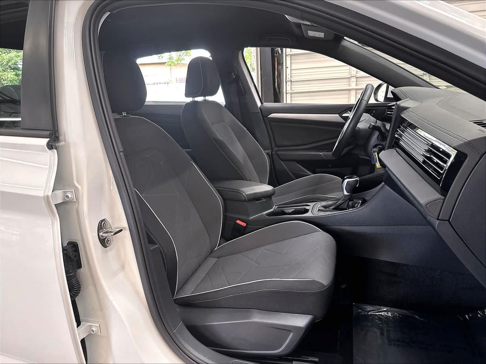Used 2026 Volkswagen Jetta Sport FWD image 29