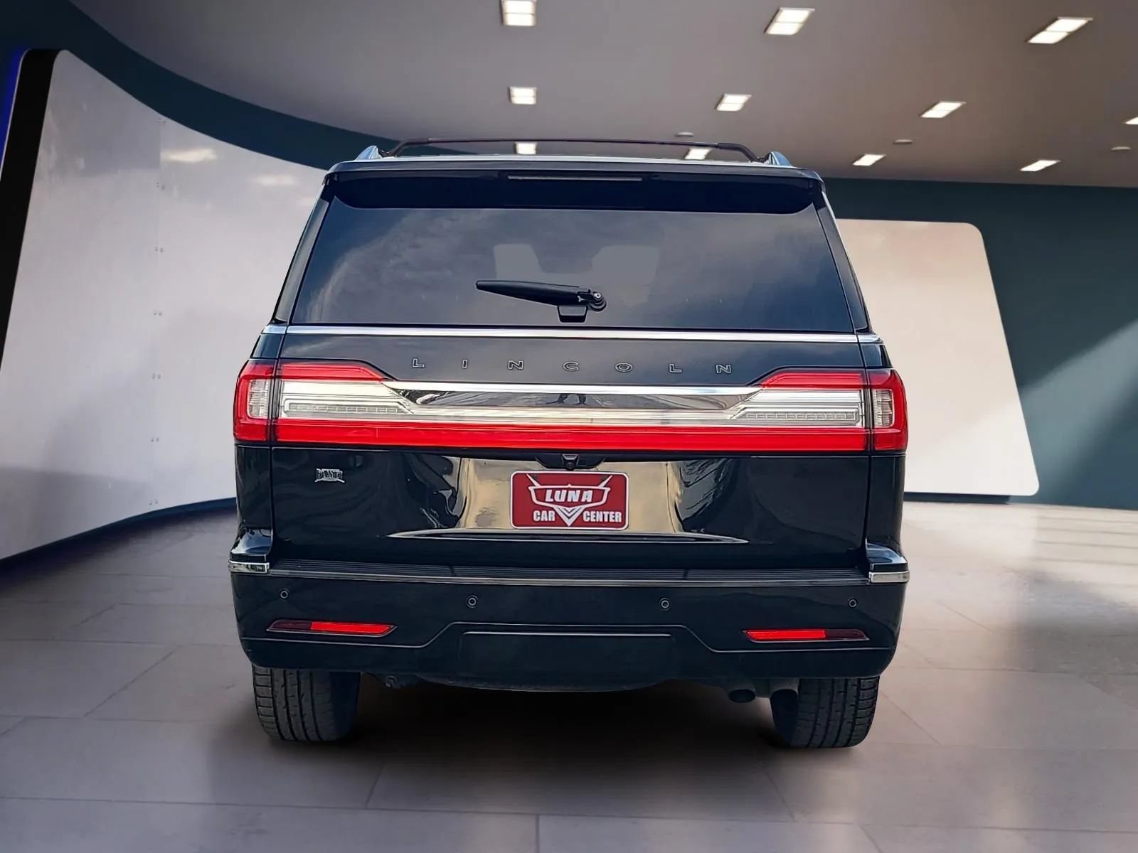 Used 2019 Lincoln Navigator Black Label w/ Cargo Package AWD/4WD image 4