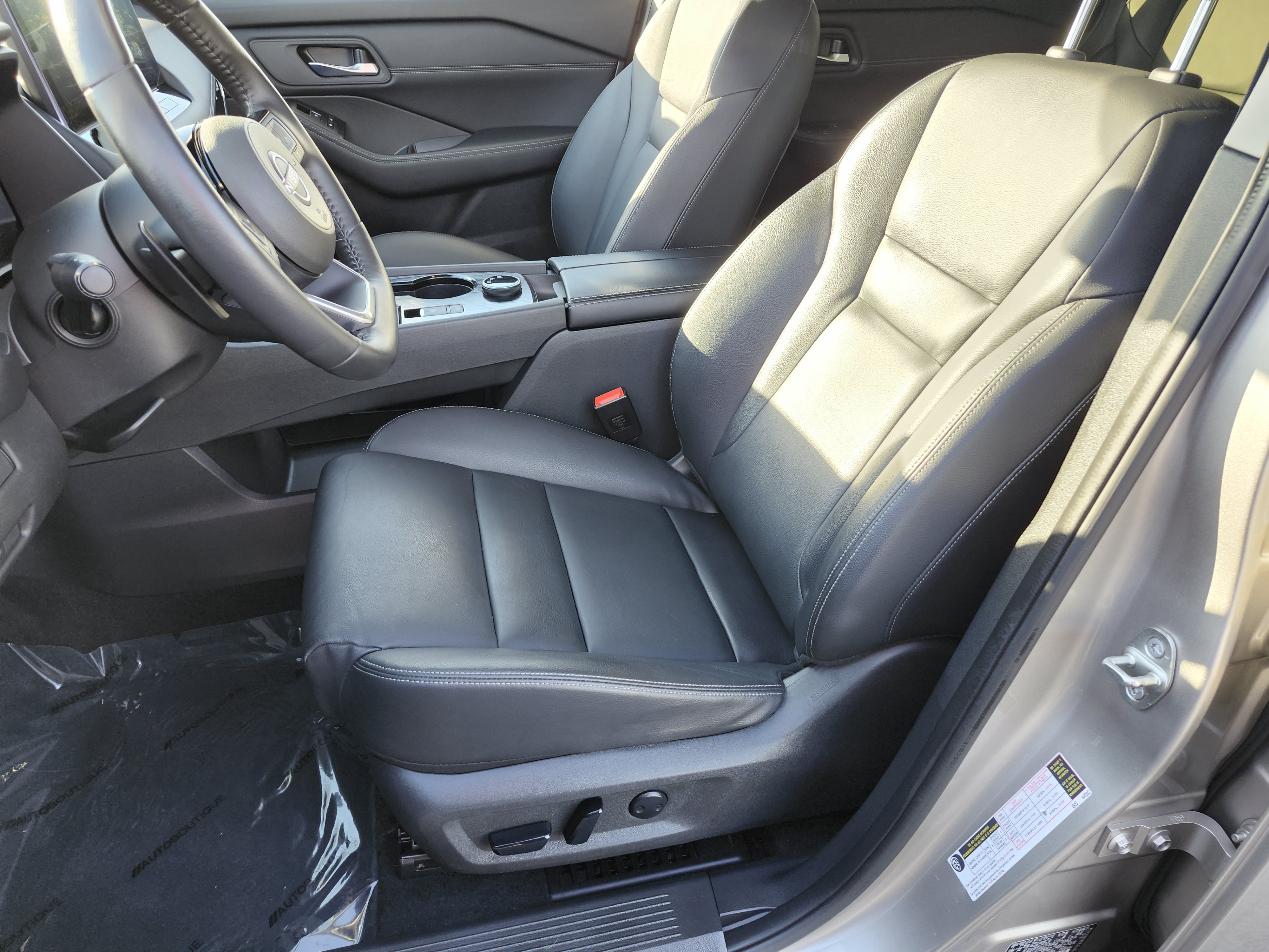 Used 2024 Nissan Rogue SL AWD/4WD image 19