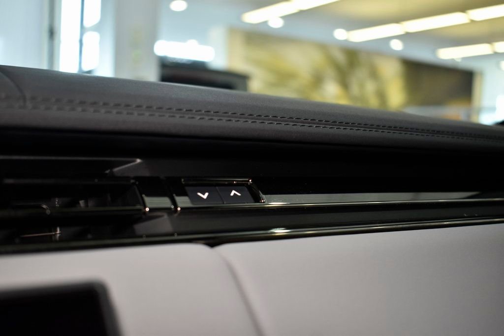 Used 2025 Land Rover Range Rover Sport SV Edition Two image 27