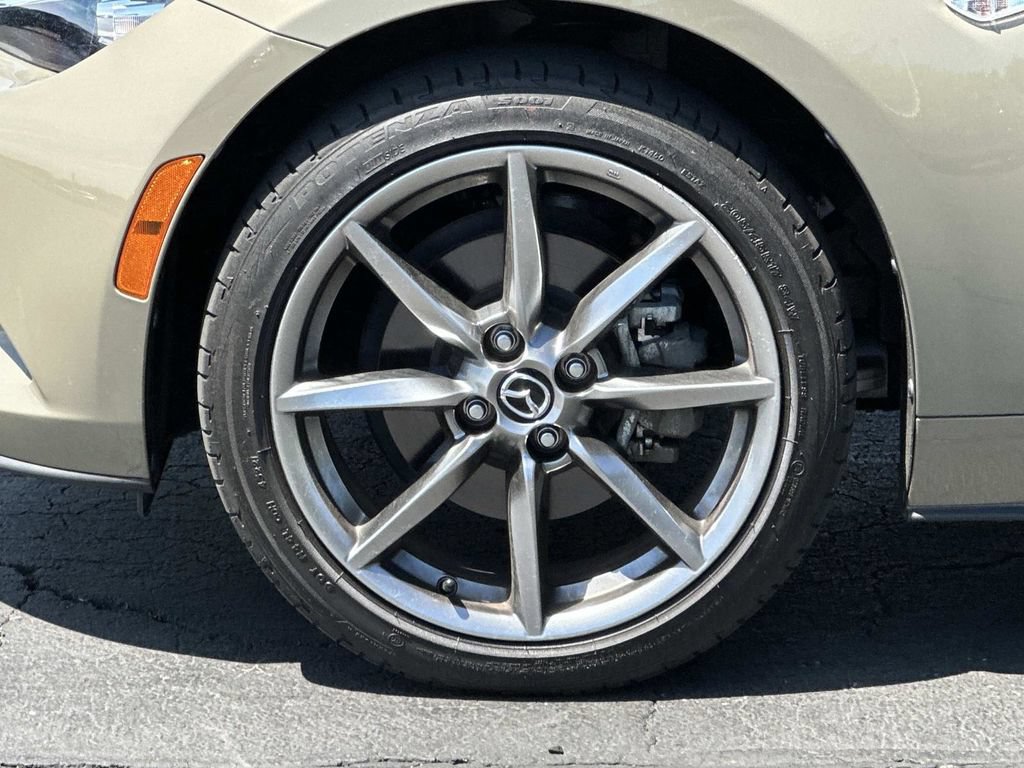 Used 2023 MAZDA MX-5 Miata Grand Touring w/ Weather Package RWD image 9