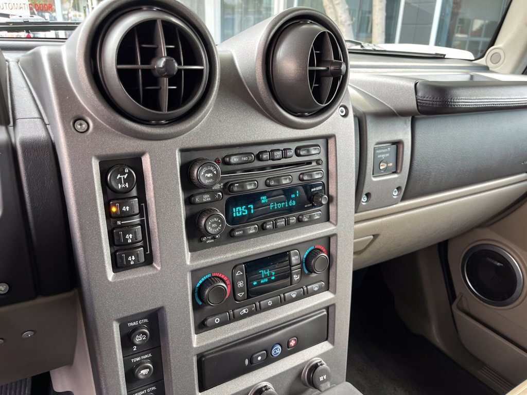 Used 2003 HUMMER H2 w/ Preferred Equipment Group AWD/4WD image 28