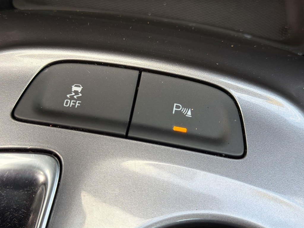 Used 2025 Chevrolet Malibu RS FWD image 16