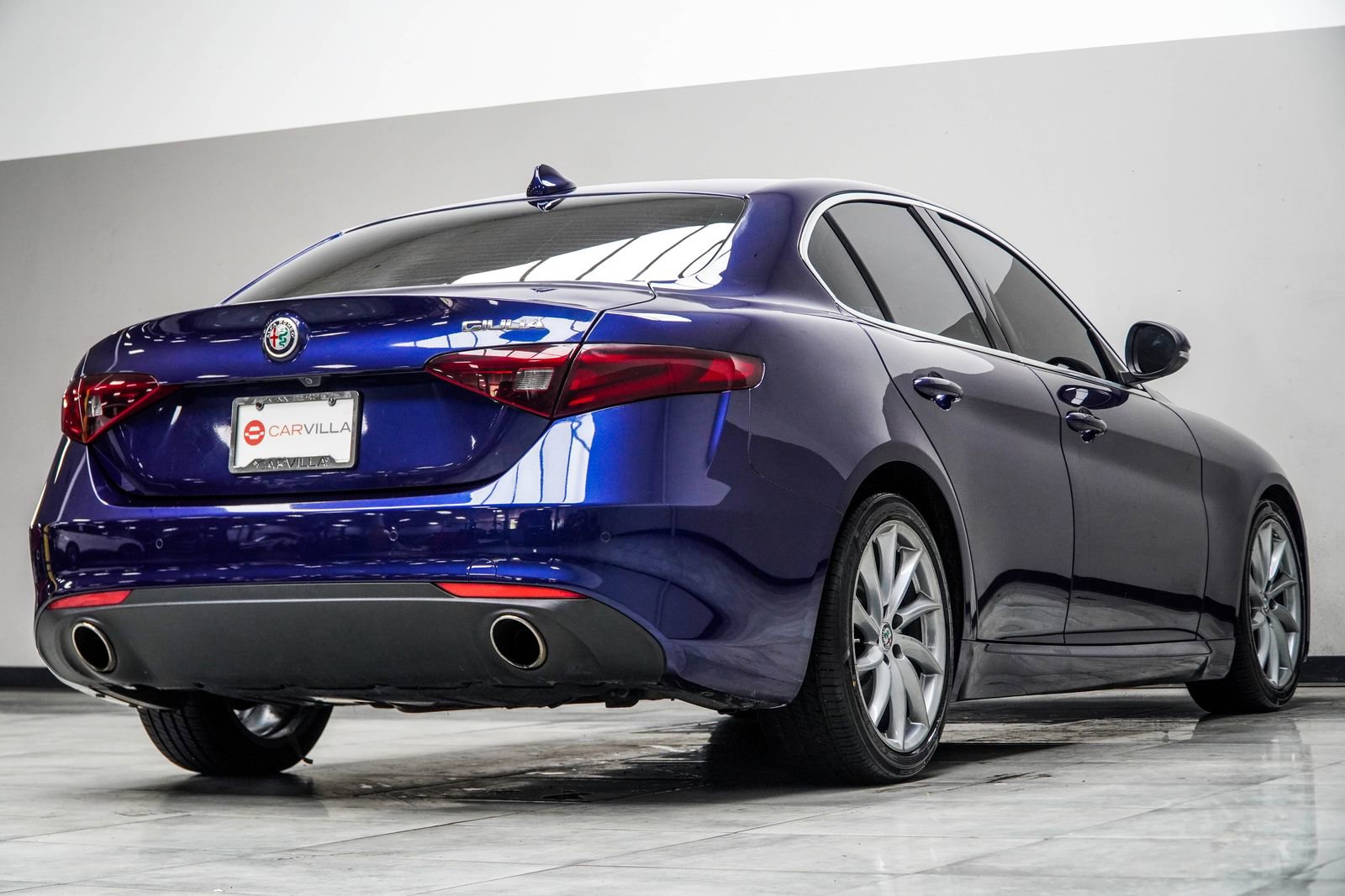 Used 2019 Alfa Romeo Giulia image 12